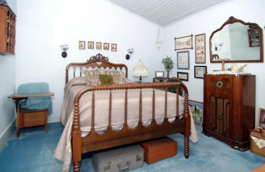 Hall Place Bed & Breakfast-1